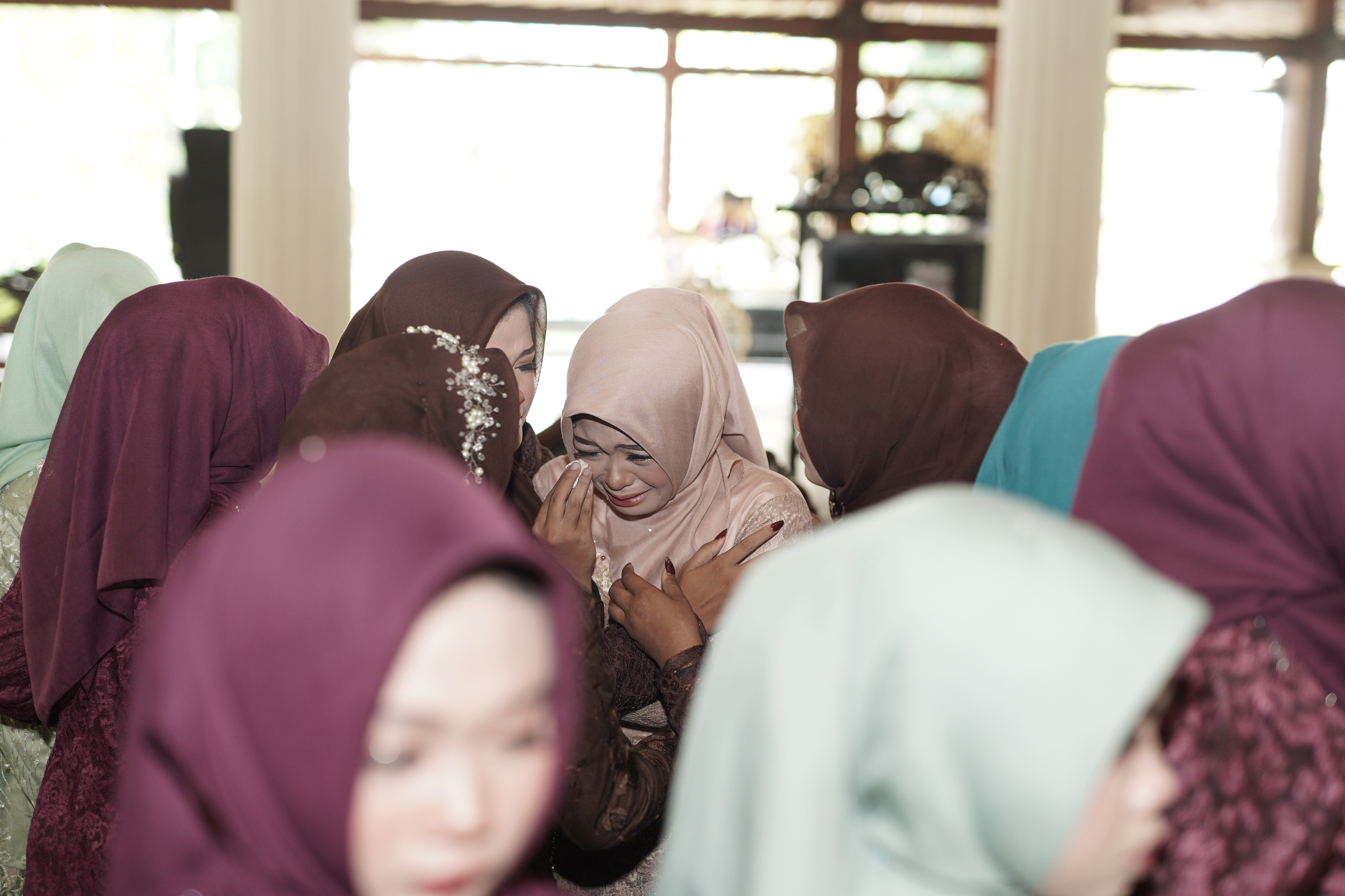 Buka Hasil Kelulusan Serentak di Website, Tangis Haru Pecah Saat Siswa SMK Alhikmah Tanon Buka Pengumuman Kelulusan